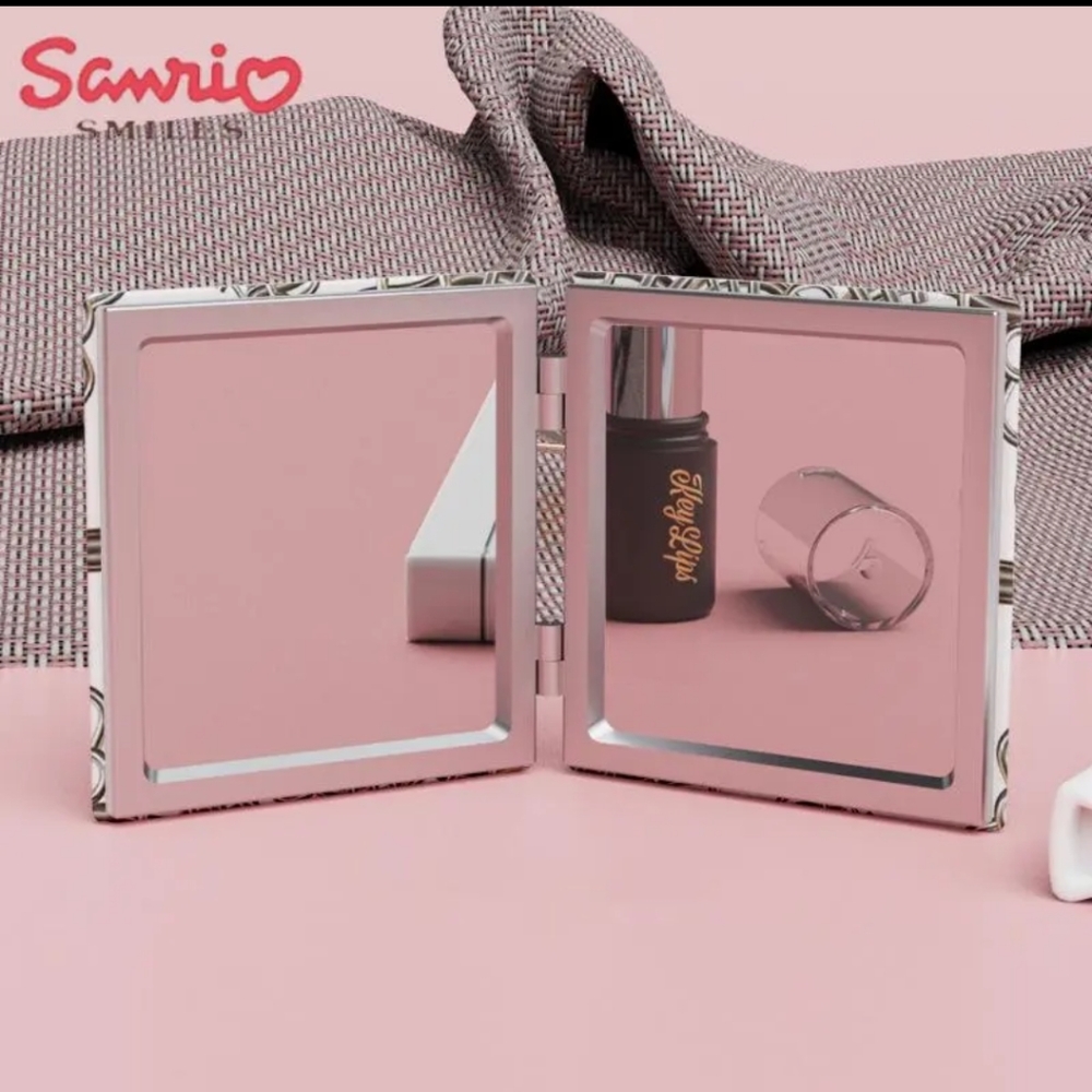 🆕Hello Kitty Compact Mirror. - Picture 3 of 4